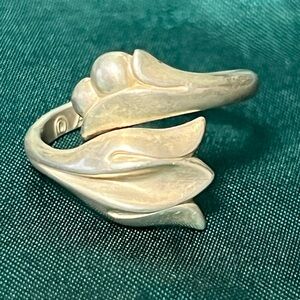 Vintage Sterling silver Avon tulip bypass ring